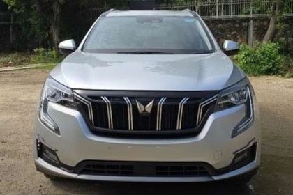2024 Mahindra XUV700 एएक्स7 7Str AT