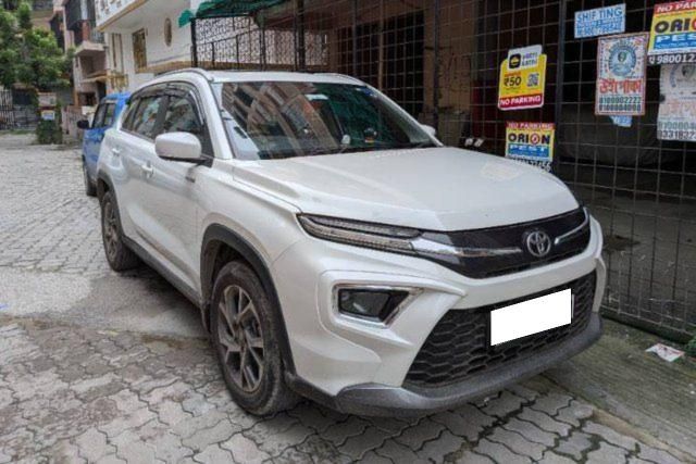 Second-hand 2024 Toyota Hyryder G HYBRID for sale in Kolkata