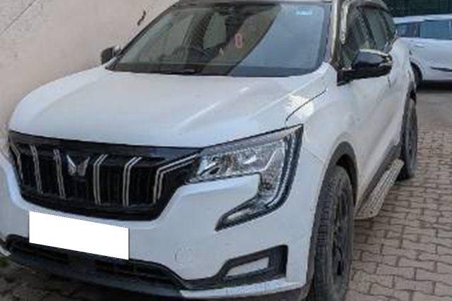 Mahindra XUV700 MX 5Str Second-hand 2024 Mahindra XUV700 MX 5Str for sale in Ahmedabad