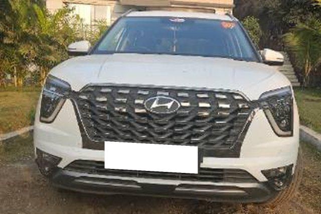 Second-hand 2023 Hyundai Alcazar 1.5 Signature (O) 7-Seater Diesel AT for sale in Thane