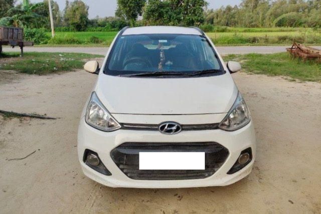 Second-hand 2016 Hyundai Grand i10 स्पोर्टज़ for sale in Unnao