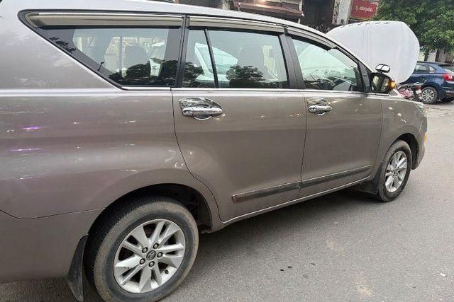 Toyota Innova Crysta 2.4 जी MT बीएस4 Second-hand 2018 Toyota Innova Crysta 2.4 जी MT बीएस4 for sale in Saharanpur (UP)