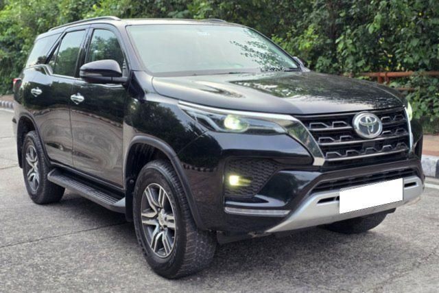 Toyota Fortuner 4x2 डीजल Second-hand 2024 Toyota Fortuner 4x2 डीजल for sale in New Delhi