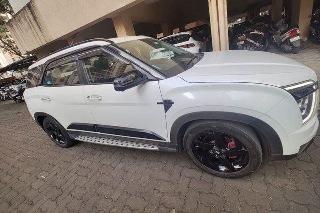 Second-hand 2023 Hyundai Alcazar Signature (O) AE 7Str Diesel AT for sale in Pune