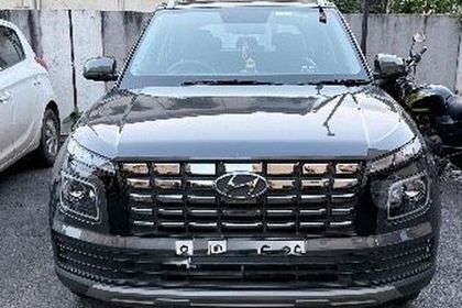 2024 Hyundai Venue एस रेनफोर्स्ड 2023-2025