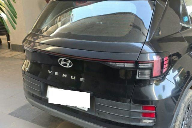 Hyundai Venue एसएक्स Second-hand 2024 Hyundai Venue एसएक्स for sale in Jaipur