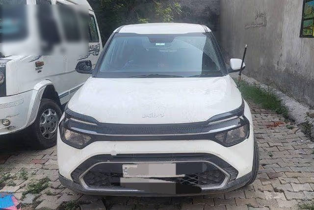 Kia Carens Premium Diesel iMT Second-hand 2023 Kia Carens Premium Diesel iMT for sale in Ludhiana