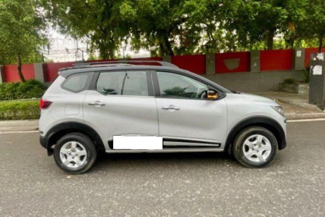 Renault Triber RXT BSVI Second-hand 2022 Renault Triber RXT BSVI for sale in New Delhi