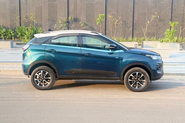 Tata Nexon EV एक्सजेड प्लस Second-hand 2021 Tata Nexon EV एक्सजेड प्लस for sale in Ahmedabad