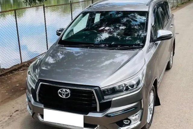 Toyota Innova Crysta 2.8 जेडएक्स AT बीएस4 Second-hand 2018 Toyota Innova Crysta 2.8 जेडएक्स AT बीएस4 for sale in Nashik