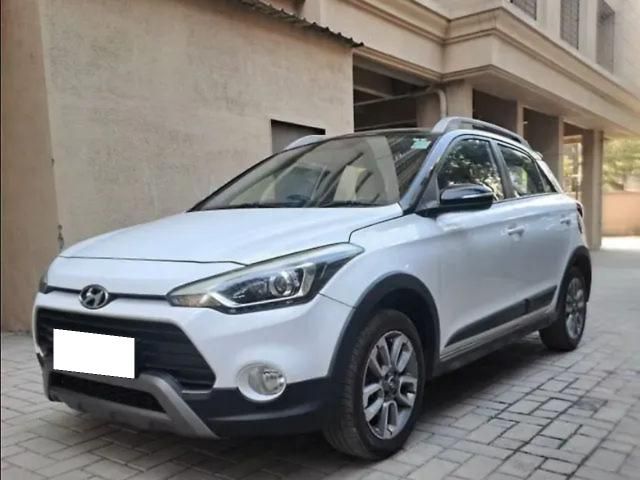 Hyundai i20 Active 1.2 एस रेनफोर्स्ड Second-hand 2015 Hyundai i20 Active 1.2 एस रेनफोर्स्ड for sale in Nashik