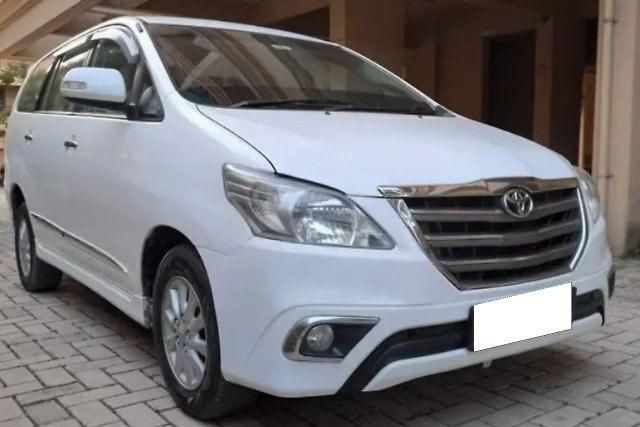 Second-hand 2014 Toyota Innova 2.5 ZX Diesel 7 Seater for sale in Nashik