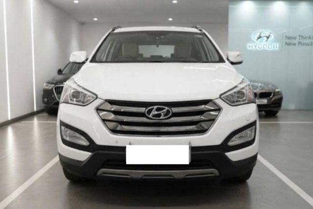 Hyundai Santa Fe 2WD MT Second-hand 2015 Hyundai Santa Fe 2WD MT for sale in Ahmedabad