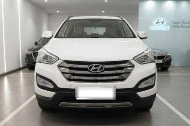 Second-hand 2015 Hyundai Santa Fe 2WD MT for sale in Ahmedabad