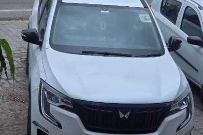 2022 Mahindra XUV700 AX5 AT BSVI