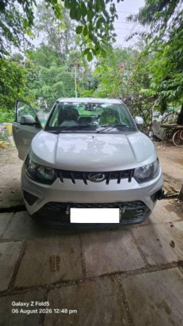 Mahindra KUV 100 NXT D75 K4 प्लस 5Str Second-hand 2019 Mahindra KUV 100 NXT D75 K4 प्लस 5Str for sale in Vadodara