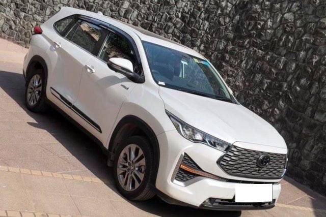 Second-hand 2024 Toyota Innova Hycross ZX(O) Hybrid for sale in Mumbai