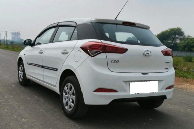 Second-hand 2014 Hyundai i20 Magna 1.2 for sale in Vadodara