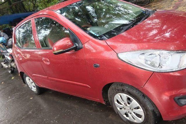 Second-hand 2011 Hyundai i10 Sportz for sale in Kolkata