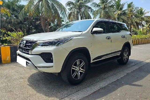Second-hand 2025 Toyota Fortuner 4X2 Diesel AT for sale in Mumbai
