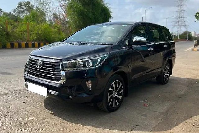 Toyota Innova Crysta 2.4 जेडएक्स 7 STR AT Second-hand 2021 Toyota Innova Crysta 2.4 जेडएक्स 7 STR AT for sale in Mumbai