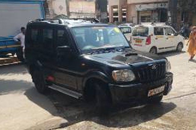 Second-hand 2011 Mahindra Scorpio LX 2WD 7S for sale in Raigad
