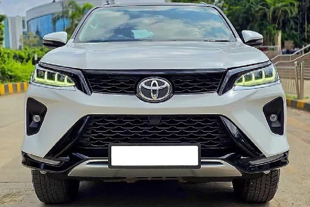 Second-hand 2023 Toyota Fortuner Legender 4x2 AT बीएस6 for sale in Mumbai
