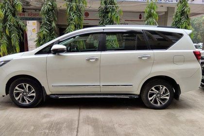 2022 Toyota Innova Crysta 2.4 वीएक्स 7 STR