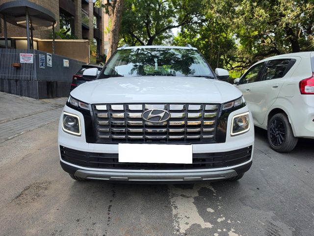 Second-hand 2024 Hyundai Venue ई प्लस for sale in Ahmedabad