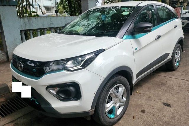 Second-hand 2022 Tata Nexon EV XM for sale in Thane