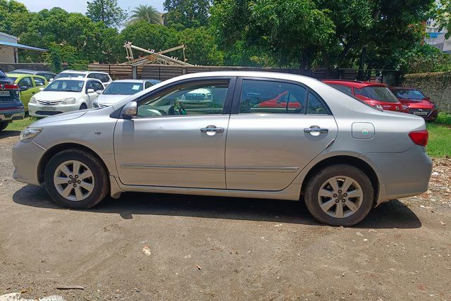 Toyota Corolla Altis Petrol LE Second-hand 2010 Toyota Corolla Altis Petrol LE for sale in Chennai