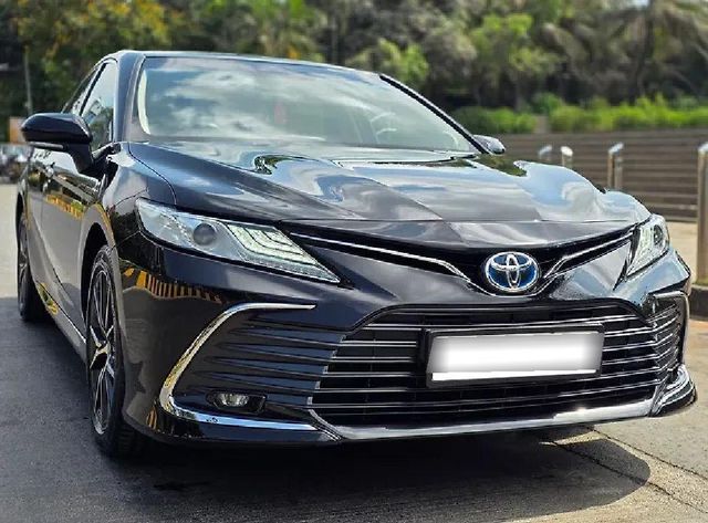 Second-hand 2022 Toyota Camry 2.5 Hybrid BSVI for sale in Mumbai