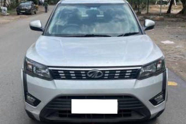 Mahindra XUV300 W6 Diesel BSIV Second-hand 2019 Mahindra XUV300 W6 Diesel BSIV for sale in Visakhapatnam