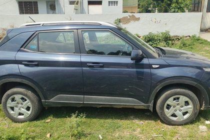 2022 Hyundai Venue S