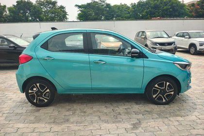 2025 Tata Tiago एक्सजेड प्लस