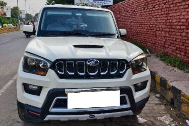 Mahindra Scorpio 1.99 S8 Second-hand 2017 Mahindra Scorpio 1.99 S8 for sale in Varanasi