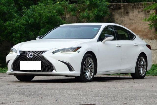 Lexus ES 350h 300h Second-hand 2019 Lexus ES 350h 300h for sale in New Delhi