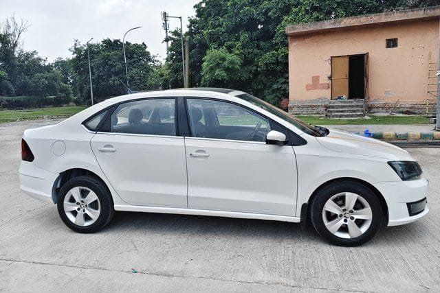 Second-hand 2021 Skoda Rapid 1.0 TSI Ambition AT for sale in Noida
