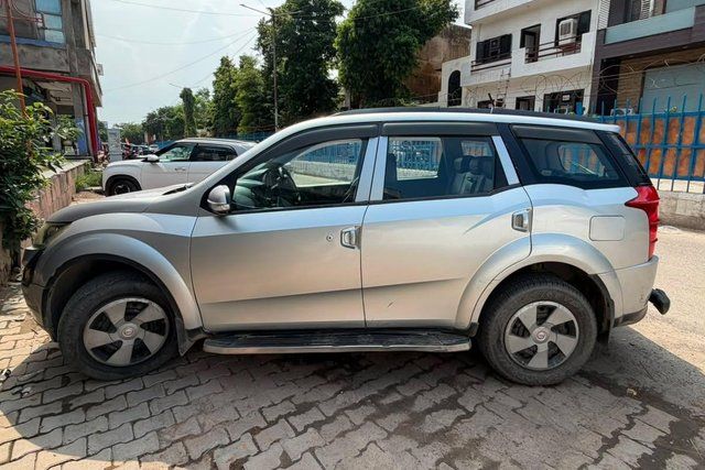 Mahindra XUV500 R W10 FWD Second-hand 2016 Mahindra XUV500 R W10 FWD for sale in Greater Noida