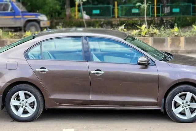 Volkswagen Jetta 2.0L TDI Highline Second-hand 2012 Volkswagen Jetta 2.0L TDI Highline for sale in Nashik