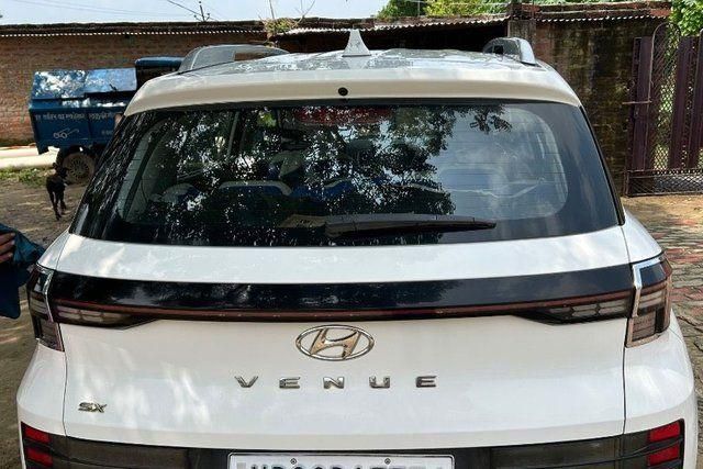 Hyundai Venue SX Diesel Second-hand 2023 Hyundai Venue SX Diesel for sale in Ballia