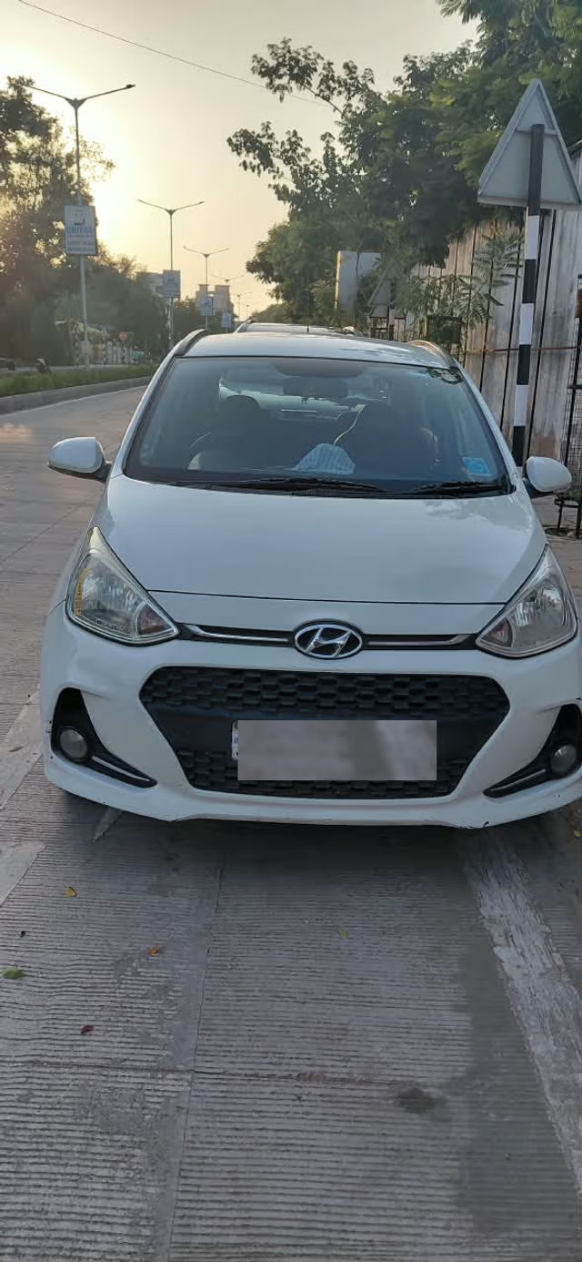 Hyundai Grand i10 1.2 Kappa Sportz BSIV Second-hand 2018 Hyundai Grand i10 1.2 Kappa Sportz BSIV for sale in Gandhinagar