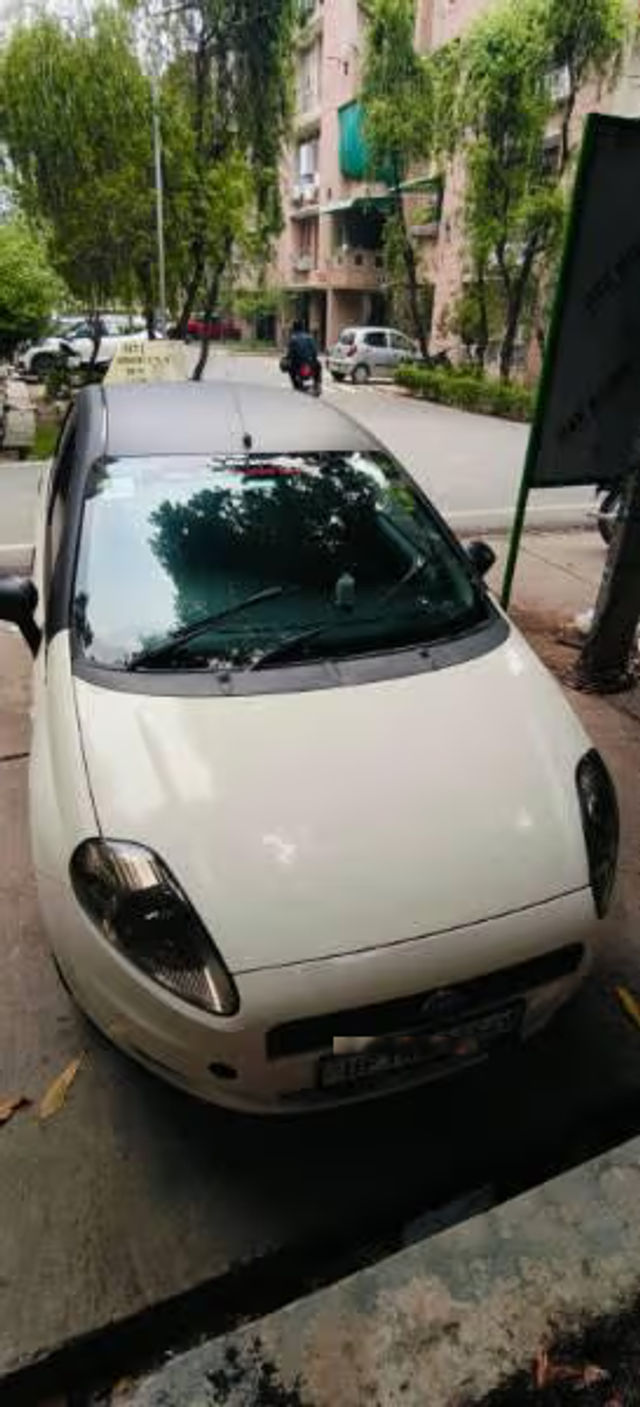 Second-hand 2011 Fiat Punto 1.2 Active for sale in Noida