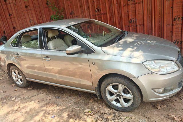 Skoda Rapid 1.6 एमपीआई AT एलिगेंस Second-hand 2013 Skoda Rapid 1.6 एमपीआई AT एलिगेंस for sale in Nagoa