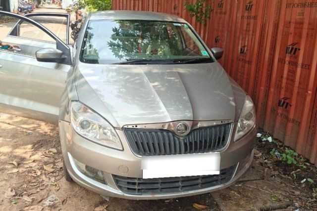 Skoda Rapid 1.6 एमपीआई AT एलिगेंस Second-hand 2013 Skoda Rapid 1.6 एमपीआई AT एलिगेंस for sale in Nagoa