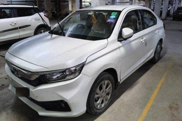 Honda Amaze V Petrol BSIV Second-hand 2019 Honda Amaze V Petrol BSIV for sale in Ghaziabad