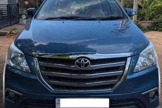 Used 2.5 VX (Diesel) 8 Seater BS IV