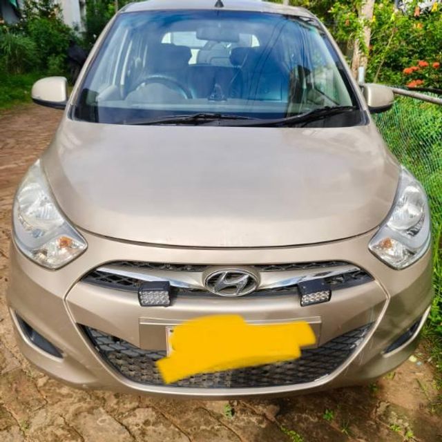 Hyundai i10 स्पोर्टज़ Second-hand 2013 Hyundai i10 स्पोर्टज़ for sale in Agartala