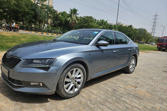 Skoda Superb LK 1.8 TSI AT Second-hand 2016 Skoda Superb LK 1.8 TSI AT for sale in New Delhi