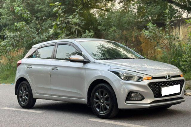 Hyundai i20 1.2 एस्टा Second-hand 2018 Hyundai i20 1.2 एस्टा for sale in New Delhi